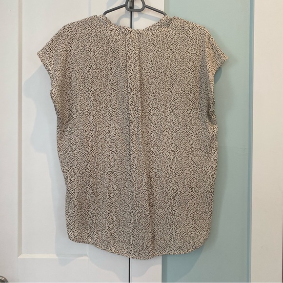 Banana Republic Boxy Cap Sleeve Button Down Blouse - Animal Print - Picture 2 of 3